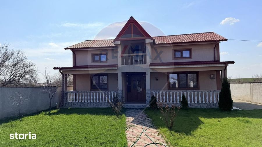 Casă cu 4 camere cu Teren 917 Mp în Nămoloasa