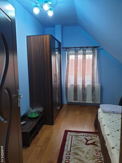 Apartament cu 3 camere semidecomandat în Florești