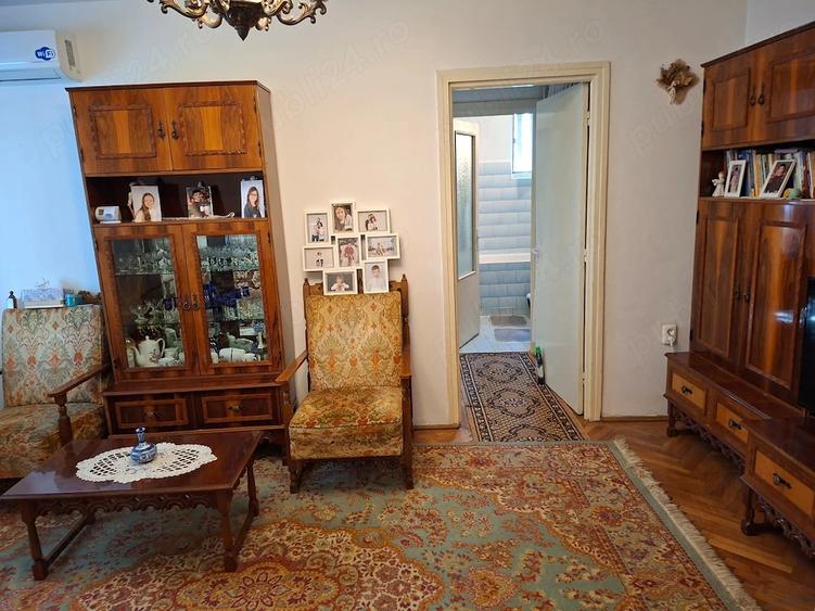 Apartament cu 3 camere semidecomandat în Central