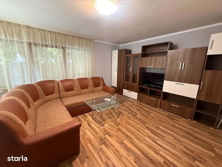 Casă cu 4 camere decomandat în Central