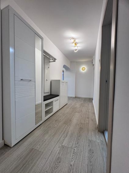 Apartament cu 4 camere decomandat în Iancului