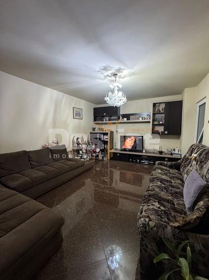 Apartament cu 4 camere decomandat, mobilat în Mircea-Vodă
