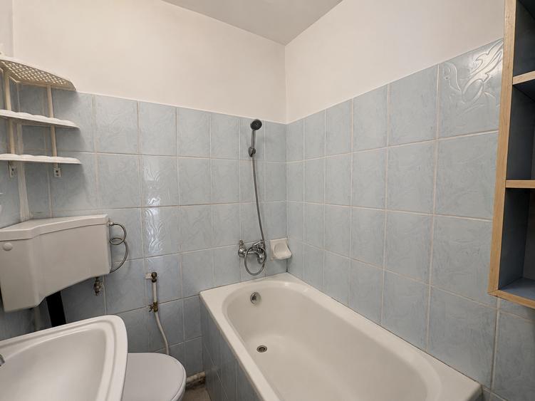 Casă individuală cu 5 camere cu Canalizare în Ovidiu