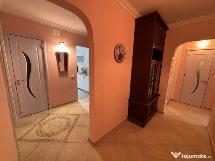 Apartament cu 4 camere decomandat în Dristor
