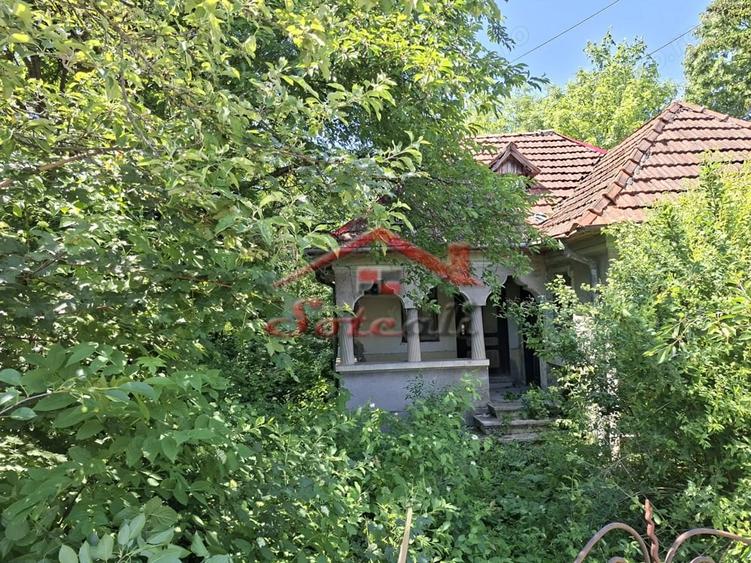Teren de 3470 mp, în Cornu