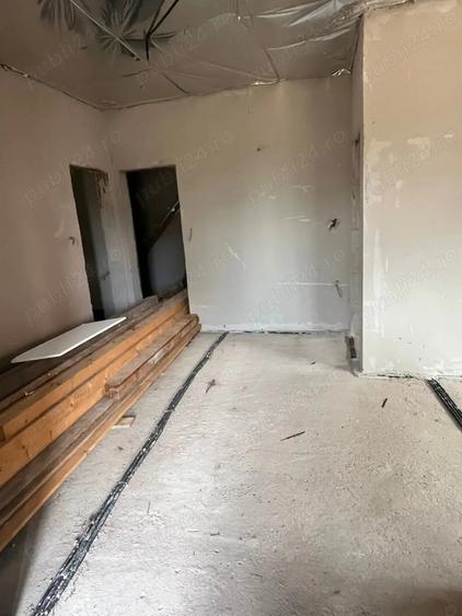 Casă cu 3 camere în Iecea Mare