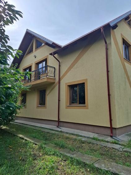 Casă cu 4 camere în Central
