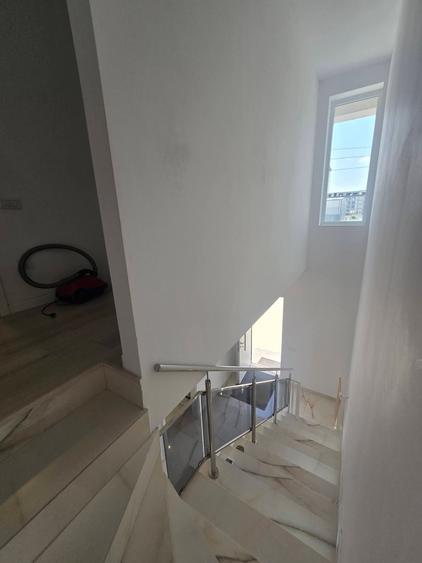 Duplex cu 3 camere cu Canalizare în Dobroești