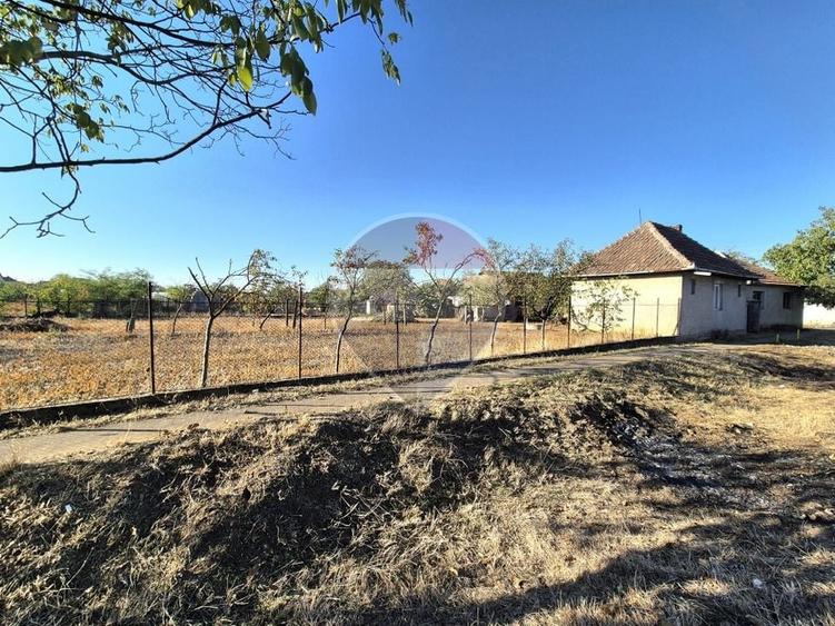 Casă individuală cu 3 camere cu Teren 1359 Mp în Macea