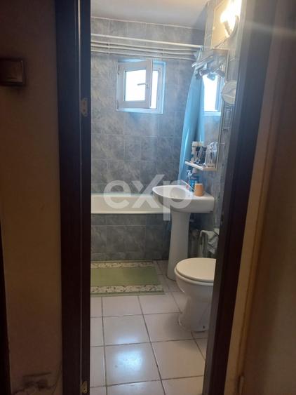 Apartament cu 4 camere decomandat, mobilat în Prundu