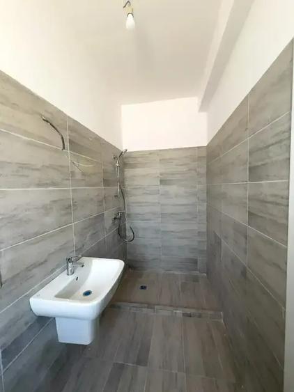 Casa De Vanzare 4 Camere | Finalizata | Curte Parcarea | Bariera - 16
