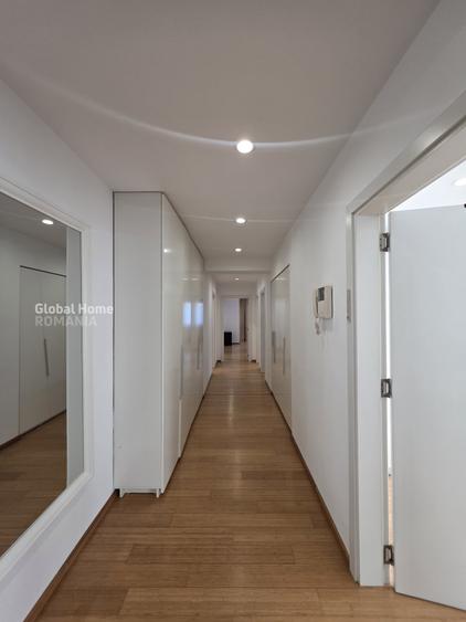 Apartament cu 4 camere semidecomandat, mobilat în Voluntari