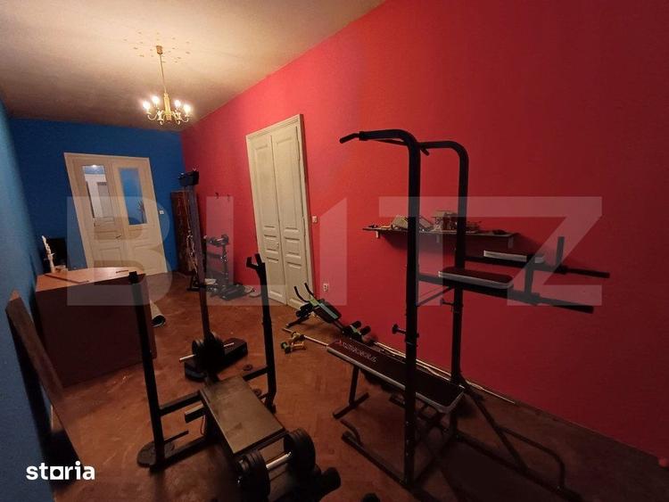 Casă cu 6 camere cu Teren 600 Mp în Central