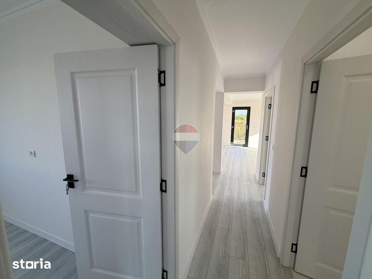 Casă cu 4 camere cu Teren 497 Mp în Câmpineanca