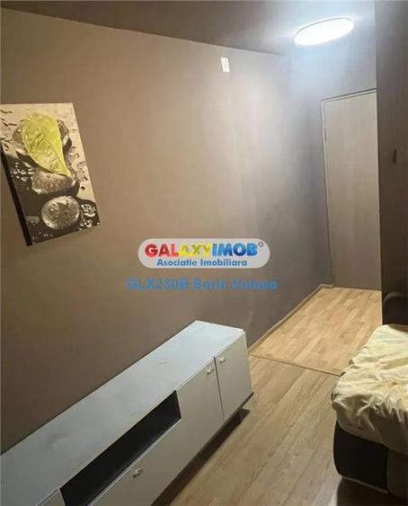 Apartament cu 4 camere semidecomandat, mobilat în Tei