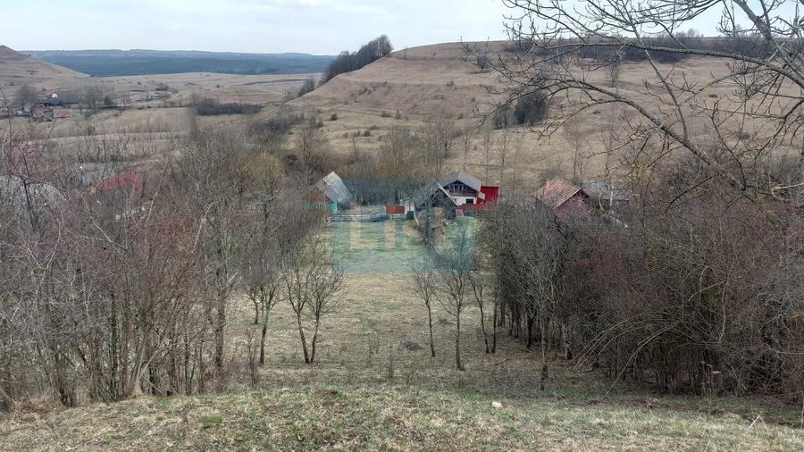 Casă cu 2 camere cu Teren 2295 Mp în Mărgău
