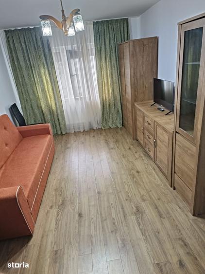 Apartament cu 3 camere decomandat în Micro 16