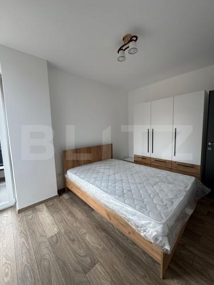 Apartament cu 3 camere semidecomandat, mobilat în Florești