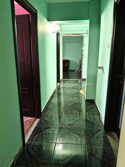 Apartament cu 3 camere decomandat în Apollo