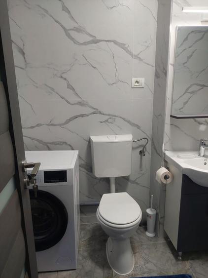 Apartament cu 3 camere decomandat, mobilat în City Park Mall