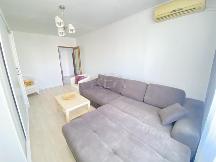 Apartament cu 4 camere semidecomandat, mobilat în Rahova
