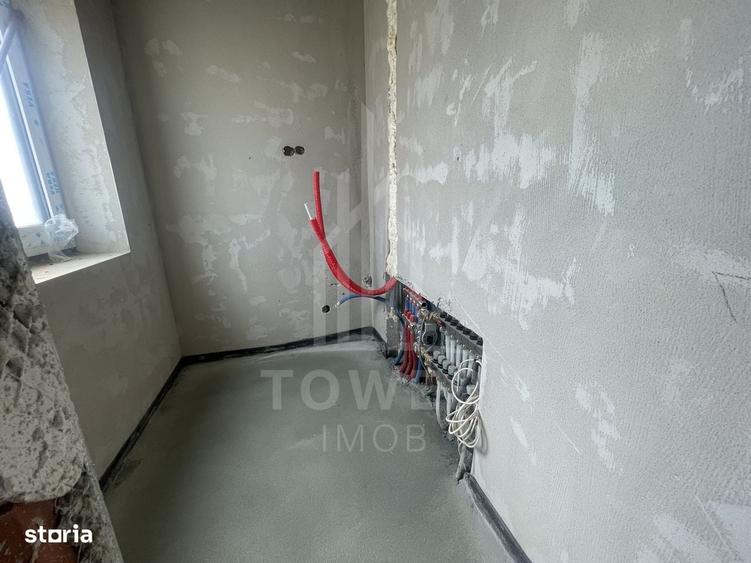 Casă cu 4 camere decomandat în Central