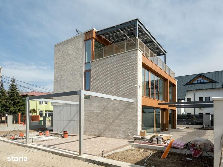 Casă cu 6 camere cu Teren 425 Mp în Exterior Vest