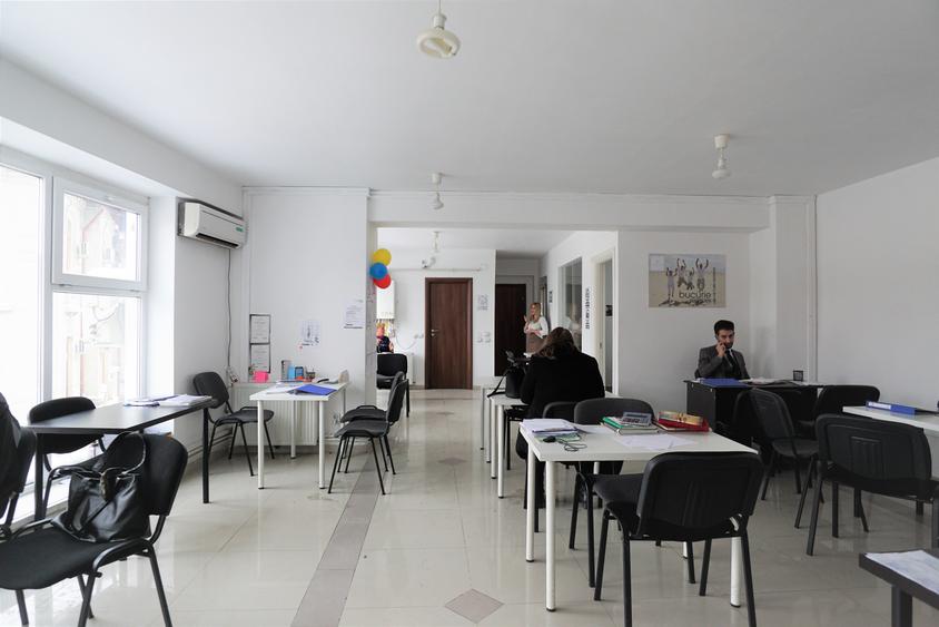Birou, de 925 mp, în Armeneasca
