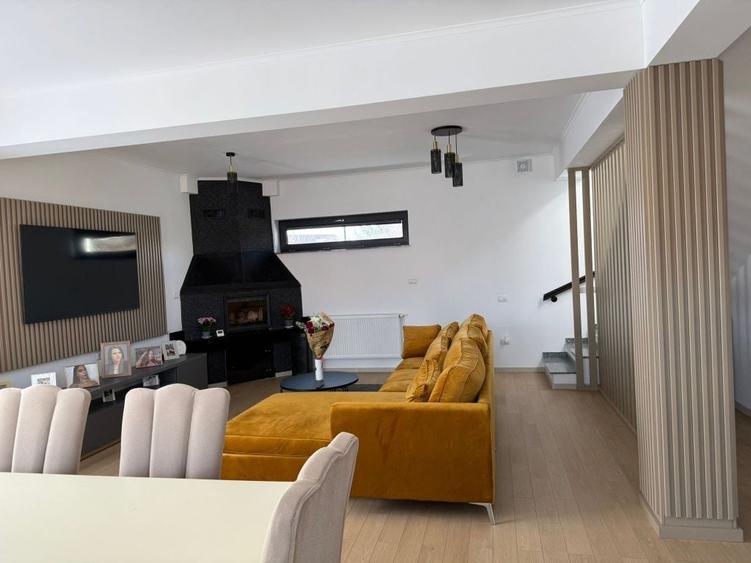 Casă cu 4 camere în Sânpetru