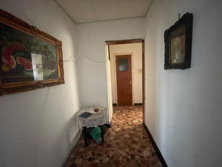 Apartament cu 4 camere decomandat în Berceni