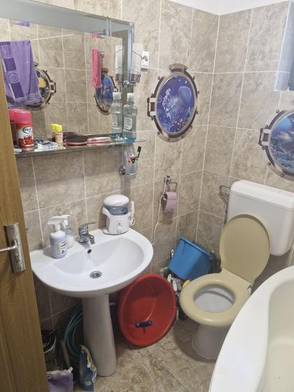 Apartament cu 2 camere decomandat în Runcu