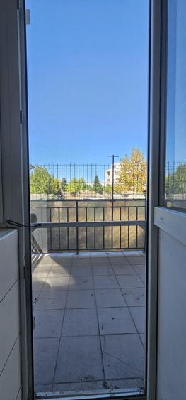 Garsonieră decomandată în Titan