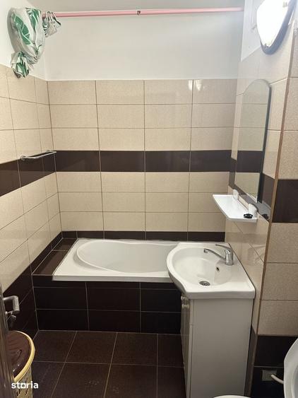 Apartament 1 camera Dec 40 mp Pacurari 365 euro - 2