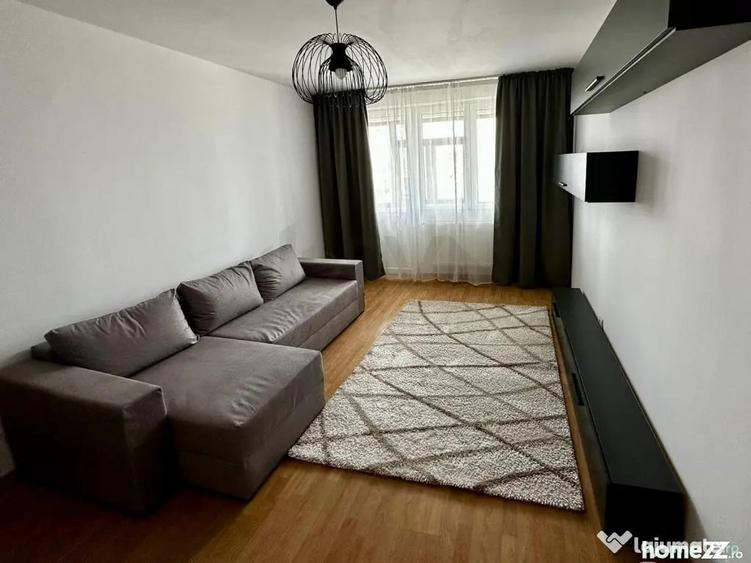 Apartament cu 3 camere decomandat în Tineretului
