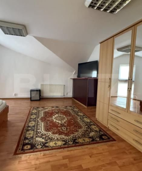 Apartament cu 5 camere decomandat în Central