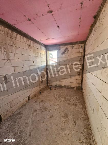 Casă cu 4 camere cu Teren 1250 Mp în Băiculești