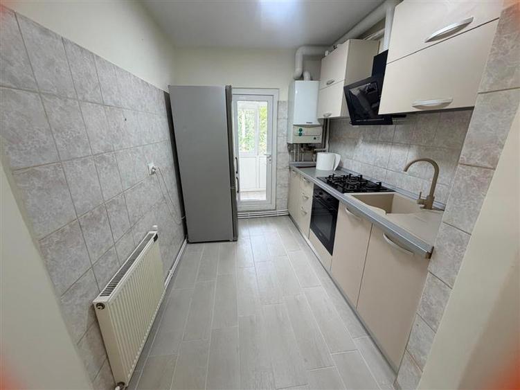 Apartament cu 2 camere decomandat, mobilat în Dacia
