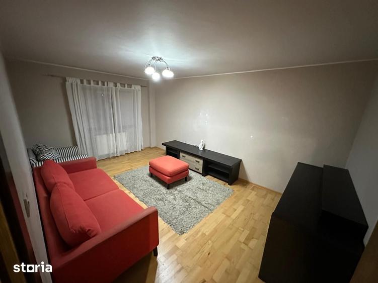 Apartament cu 3 camere decomandat în Nicolina