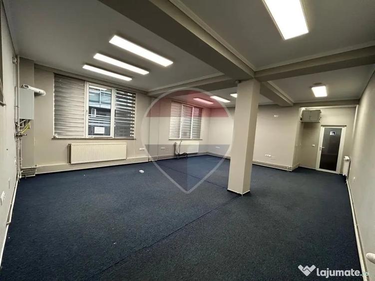 Spațiu comercial, de 40 mp, în Central