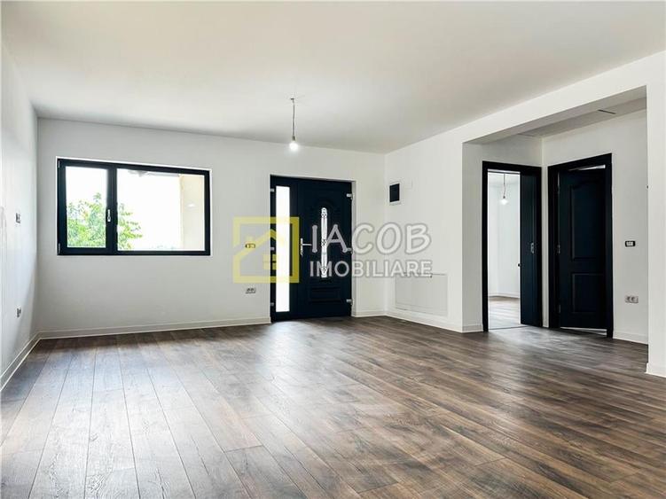 Casă individuală cu 3 camere cu Teren 450 Mp în Mărgineni