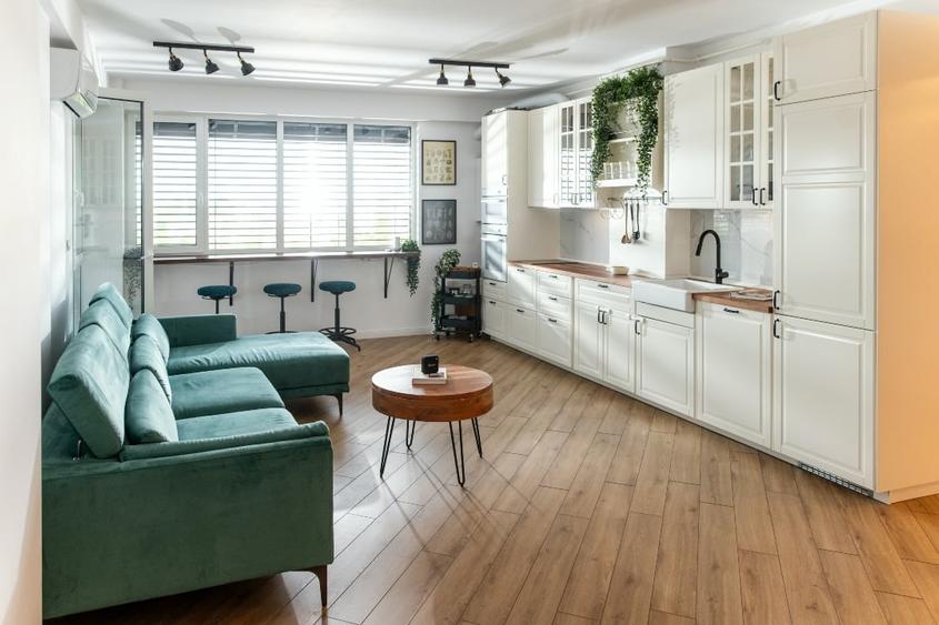Apartament cu 3 camere semidecomandat în Giroc
