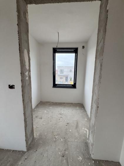Duplex cu 4 camere cu Canalizare în Moșnița Nouă