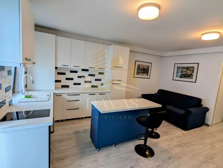 Apartament cu 2 camere semidecomandat, mobilat în Între Lacuri