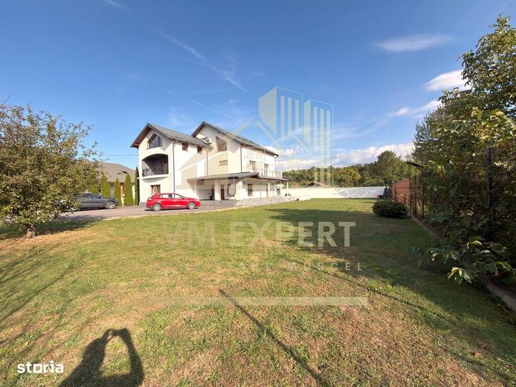 Casă cu 4 camere cu Teren 1600 Mp în Central