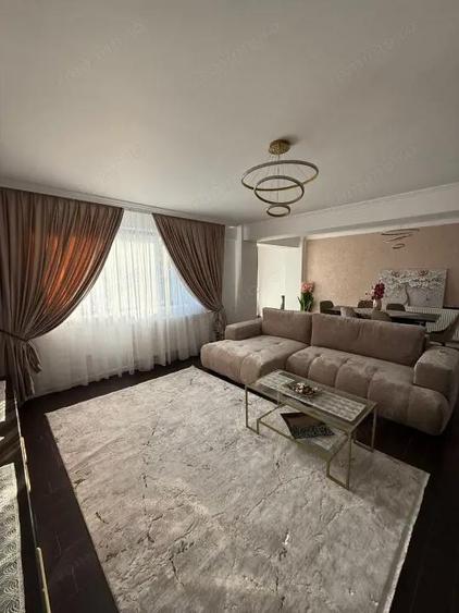 Apartament cu 3 camere decomandat în 1 Mai