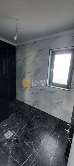 Duplex cu 4 camere cu Canalizare în Valea Adâncă