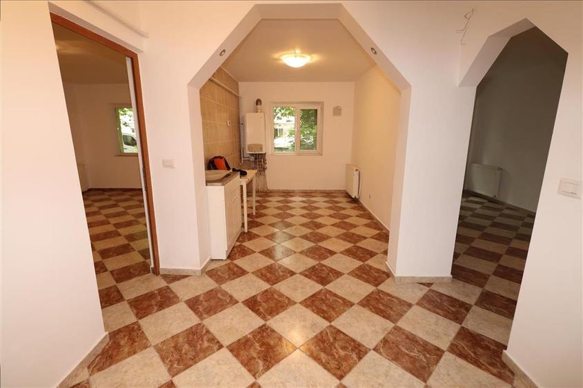 Spațiu comercial, de 86 mp, în Est