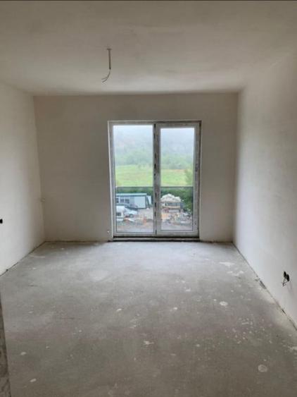 Apartament cu 3 camere semidecomandat în Florești — fotografia 3