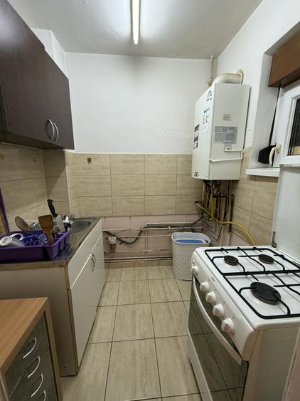 Apartament cu 2 camere nedecomandat, mobilat în P-ța Doina