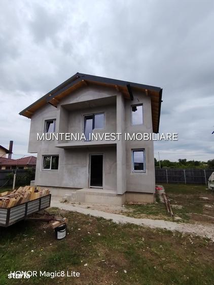 Casă cu 4 camere cu Teren 308 Mp în Moșoaia